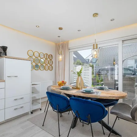 Sunside #5 Apartment