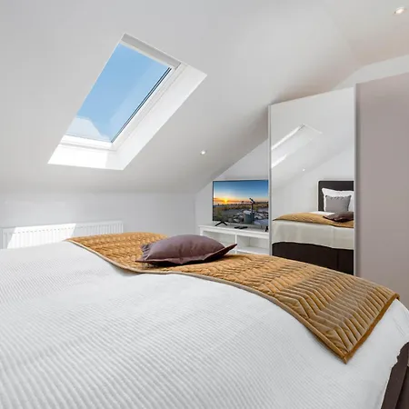 Sunside #5 Apartment