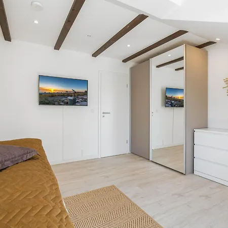 Apartment Sunside #5 *