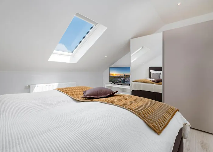 Sunside #5 Apartment